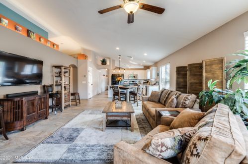 11347 Gray Boulder Ct, Tucson AZ  85737-4612 exterior