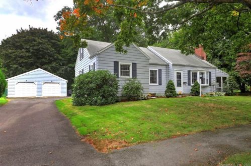 147 North St, Milford, CT 06460-3443
