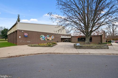 4216 Landgreen St, Rockville MD 20853-2731 exterior