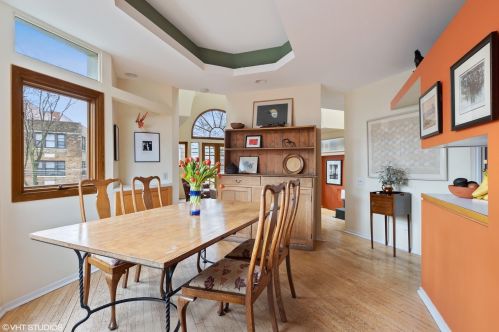 1014 Oakdale Ave, Chicago IL 60618-7324 exterior