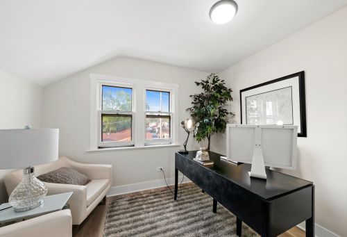 8642 Kingston Ave, Chicago IL  60617-2439 exterior