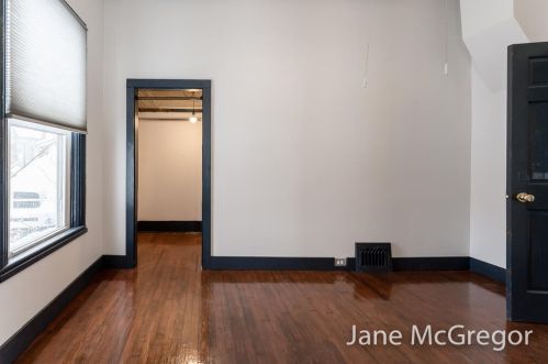 709 Apple Ave, Meskegon MI 49442-3648 exterior