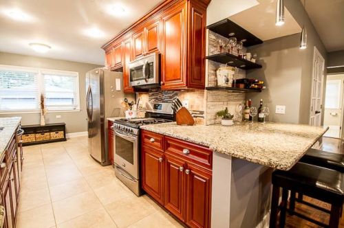 895 Parkside Ave, Elmhurst IL 60126-5027 exterior