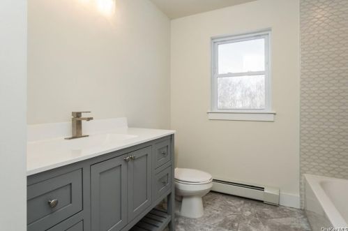 197 Elise Dr, Middletown NY 10941 exterior