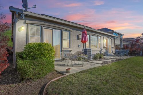 797 Hildebrand Cir, Folsom CA 95630-6309 exterior