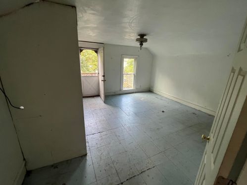 146 Straight Ave, Grand Rapids MI 49504-5690 exterior