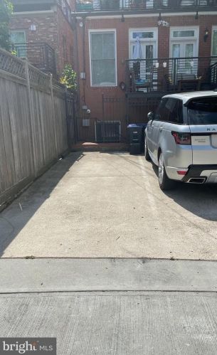 1913 12th St, Washington DC 20009-7527 exterior