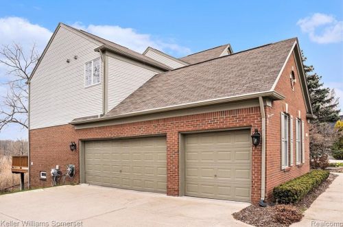 5348 Creekmonte Dr, Rochester MI 48306-4793 exterior