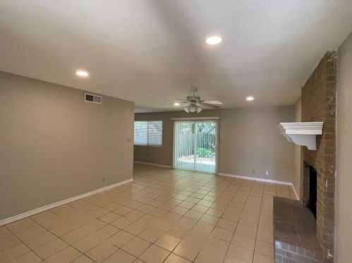 8806 Cainwood Ln, Austin, TX 78729-4620