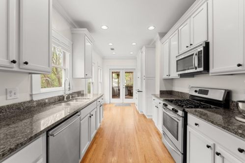 30 Clifton St, Atlanta GA  30317-2010 exterior