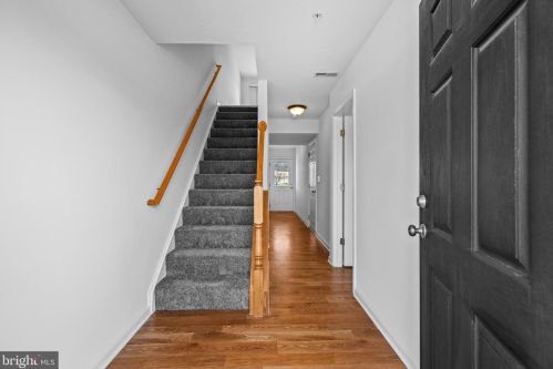 10 Breezewood Dr, Hanover PA  17331-9284 exterior