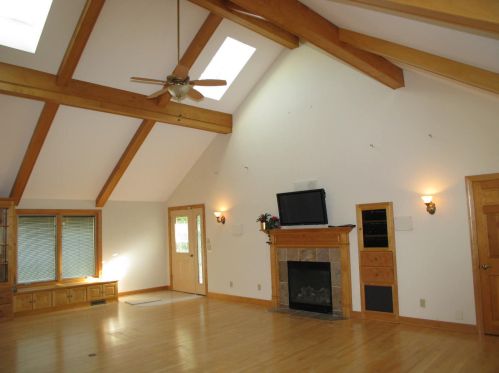 1226 Glen River Rd, Milwaukee, WI 53217-4168