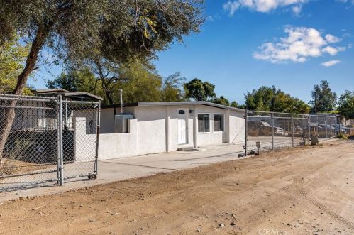 18620 Clark St, Perris, CA 92570-5725