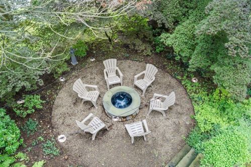 25 Hunnewell Ave, Newton MA 02458-2216 exterior