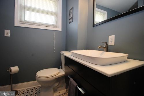 80 Ridgeway Ave, Manor PA 19036-1924 exterior