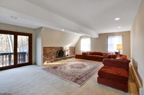 561 Shr Trl, Sparta NJ 07871-1208 exterior