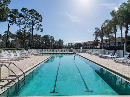 5045 Cedar Springs Dr, Naples FL 34110-2326 exterior