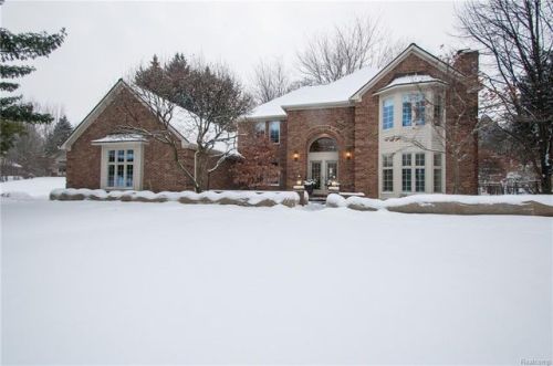 4758 Forest Ridge Ct, Rochester, MI 48306-1624