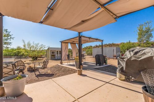 2208 Estrella Rd, Phoenix AZ 85087-8179 exterior