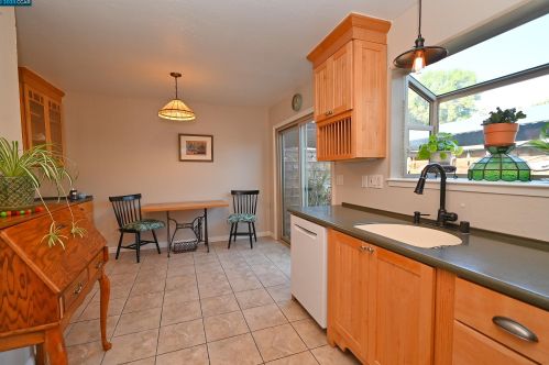 3565 Northwood Dr, Concord, CA 94520-4575