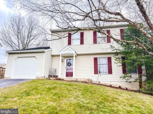 2125 Foxtail Dr, Pottstown, PA 19464-2145