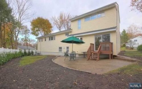 182 Madison Ave, Cresskill NJ 07626-1308 exterior