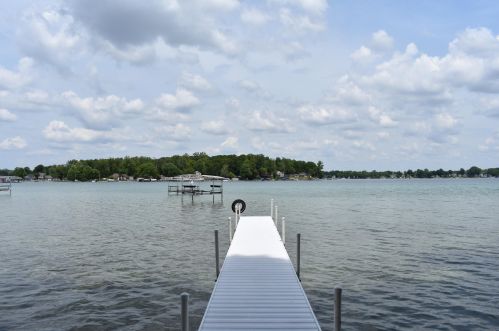 21094 Carlton Ave, Cassopolis, MI 49031-9307