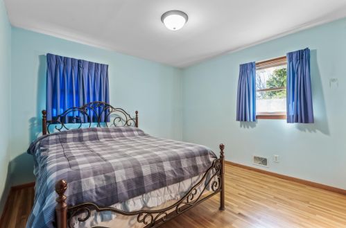 261 Gresham Ave, Saint Paul MN 55128-3916 exterior