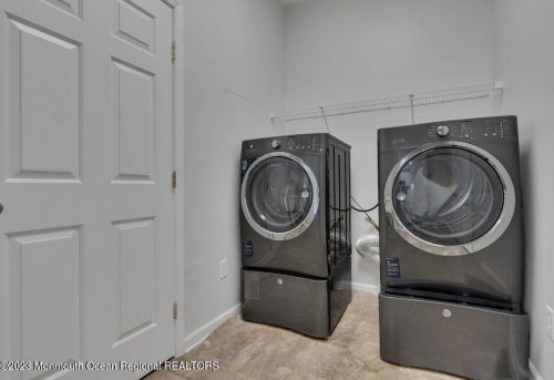 33 Jefferson Ct, Jackson Twp NJ  08527-5159 exterior