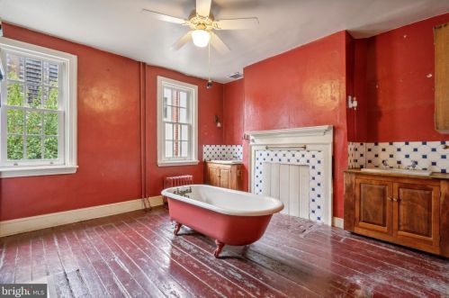 515 Delancey St, Philadelphia PA 19106-4105 exterior