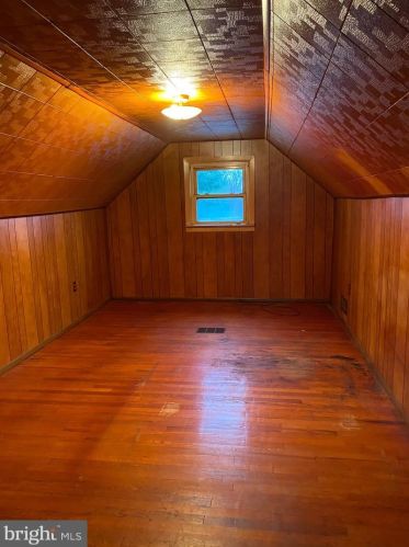 38 Soloff Dr, Trenton NJ 08610-4221 exterior