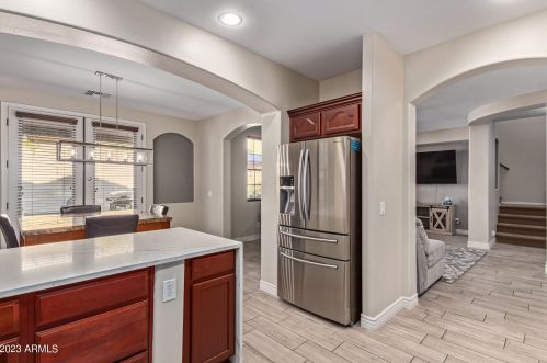 2376 Dusty Wren Dr, Phoenix AZ  85085-7032 exterior