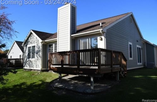 41388 Belden Cir, Novi, MI 48377-1549