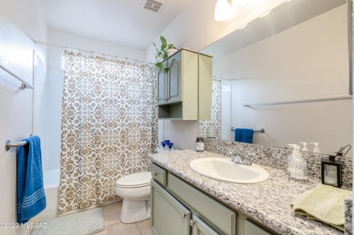 6476 David Dr, Tucson AZ 85730-1813 exterior