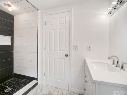 25 Sunrise Rd, Old Bridge NJ  08857-1435 exterior