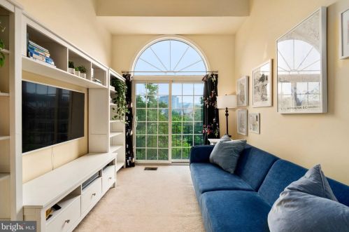 3803 Courtland Cir, Alexandria VA 22305-2061 exterior