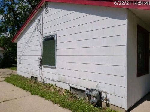 4889 77th St, Milwaukee, WI 53218-3730