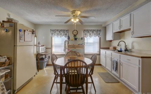 58 Washington St, Wallingford CT 06492-3530 exterior