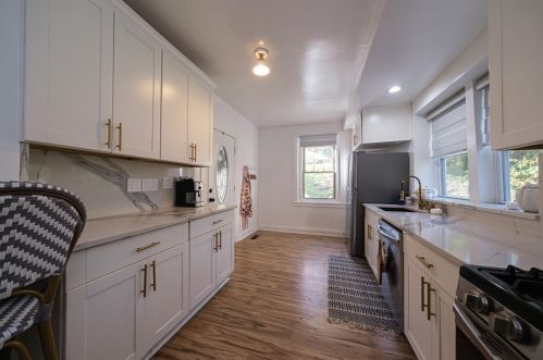 9116 Frankstown Rd, Pittsburgh PA  15235-1433 exterior