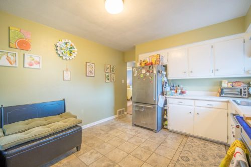 4156 80th St, Milwaukee, WI 53222-1907