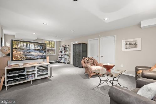 10113 Bevern Ln, Rockville MD 20854-2130 exterior