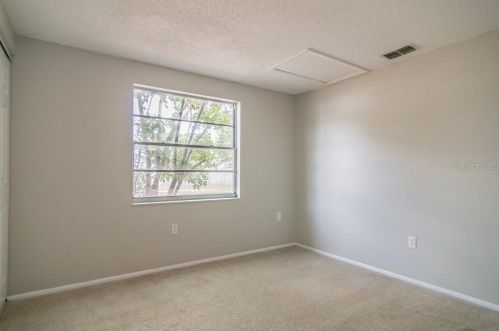 10112 Enchanted Oaks Ct, Tampa FL  33615-1616 exterior