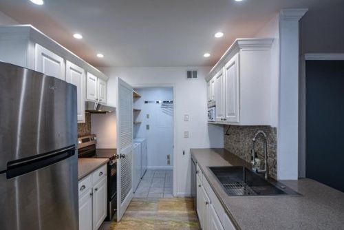 313 Granville Ct, Atlanta GA  30328-3434 exterior