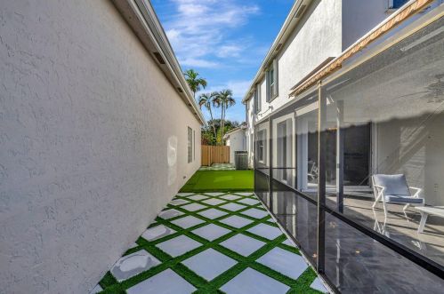 6650 24th Ter, Boca Raton FL  33496-3636 exterior