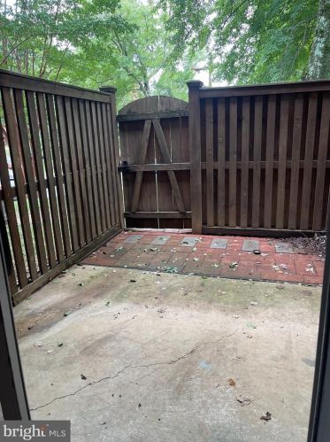 1904 Wilson Ln, Mc Lean VA  22102-1943 exterior