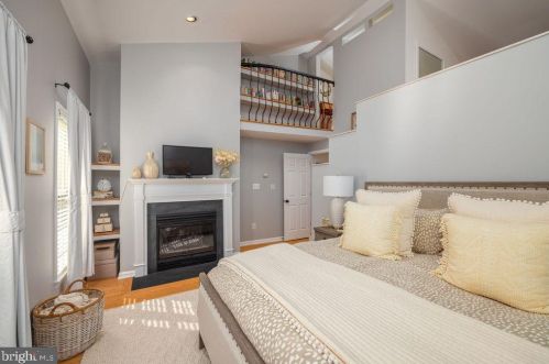 2456 Garnett Dr, Alexandria VA  22311-4908 exterior