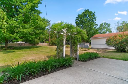 620 Lilac Ave, Big Rapids MI 49307-2520 exterior