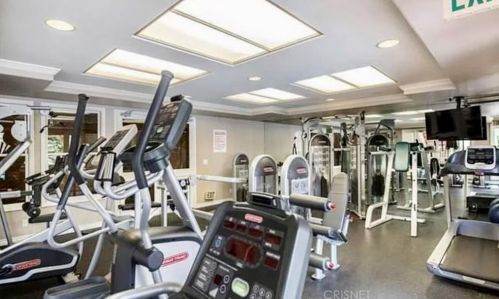 2960 Champion Way, Tustin CA 92782-1242 exterior