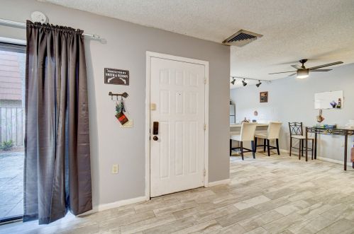 311 Live Oak Ln, Boynton Beach FL 33436-7107 exterior