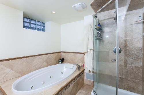 1360 Hartford Ave, Saint Paul MN 55116-1648 exterior